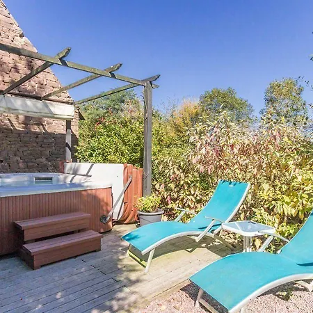 D'hotes La Revaudiere מלון *